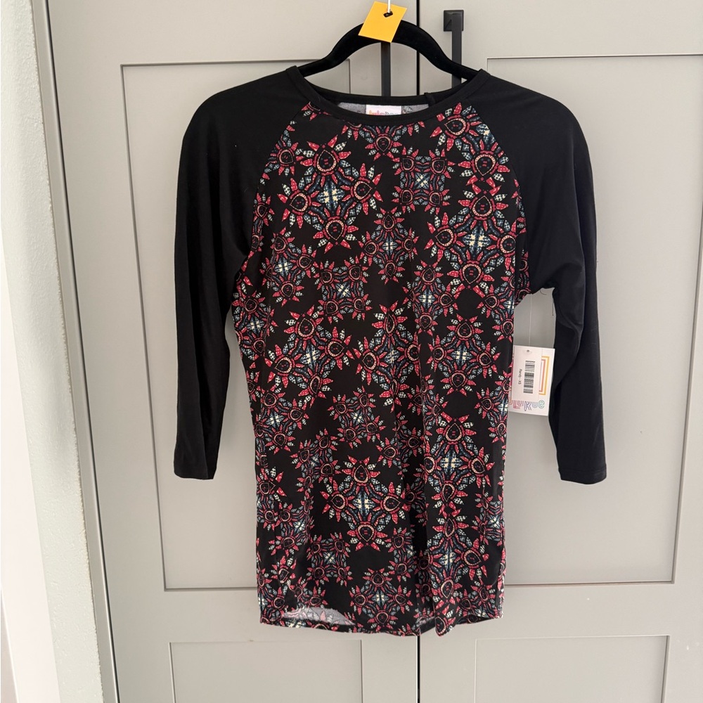 LuLaRoe Randy (Black and Red Geometric Top)